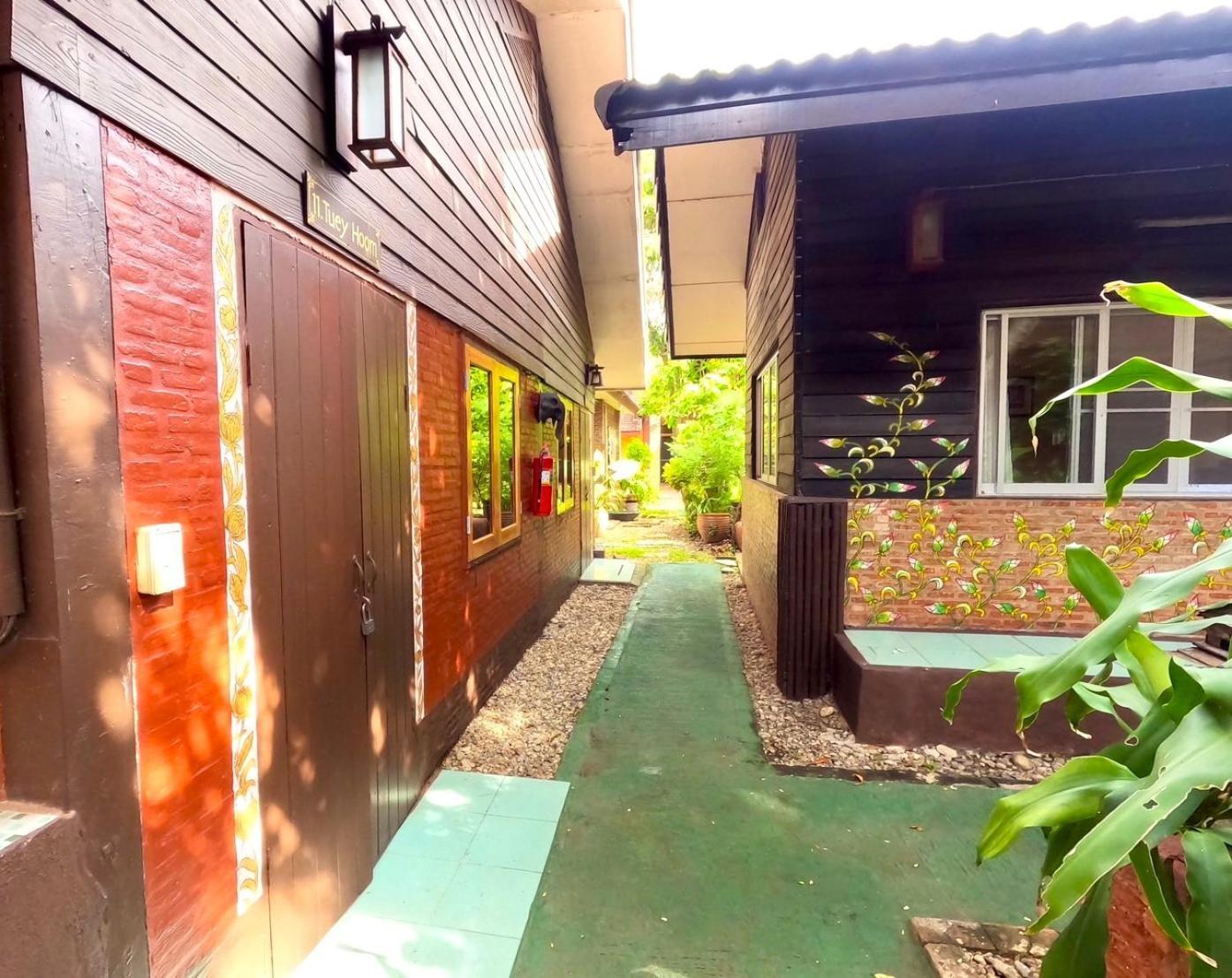 Joy'S House & Tour Bed & Breakfast Chiang Mai Bagian luar foto
